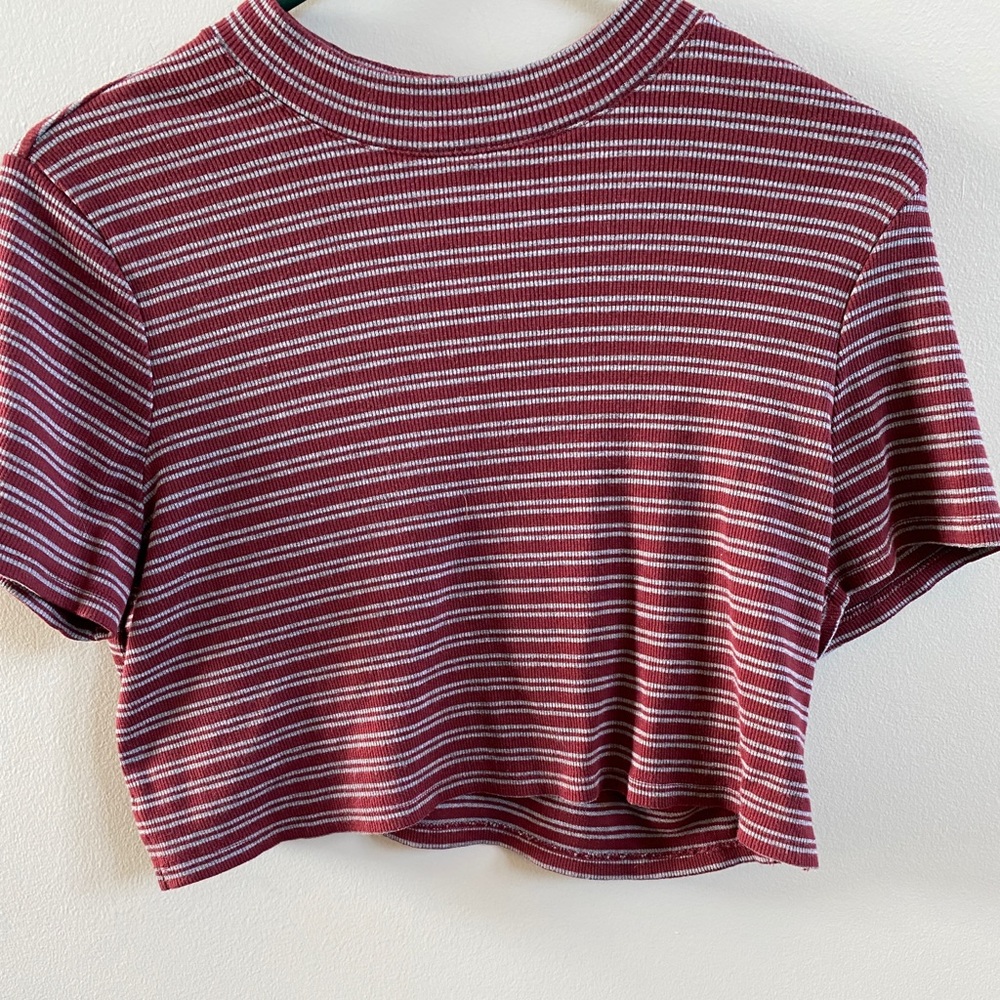 burgundy crop top with grey lines